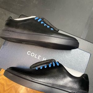 Mens Colehaan dress shoe. Size 9.5. New